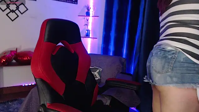 Snapshot of Scarlette_thoms chatting on November 2, 2025, 11:18 pm Scarlette thoms online show from November 2, 2025, 11:18 pm