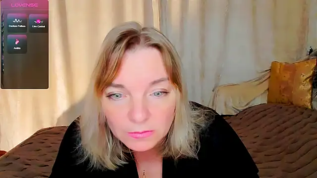 Regina  blue online show from September 21, 2025, 3:57 pm
