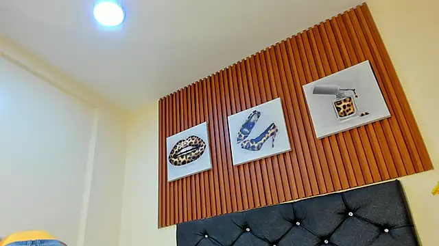 Snapshot of Zoe_pss chatting on November 10, 2025, 7:35 pm Zoe pss online show from November 10, 2025, 7:35 pm