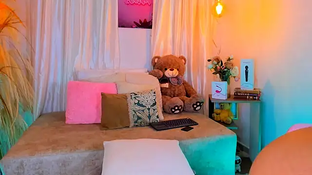 Natasha hartaman online show from April 29, 2026, 11:00 pm