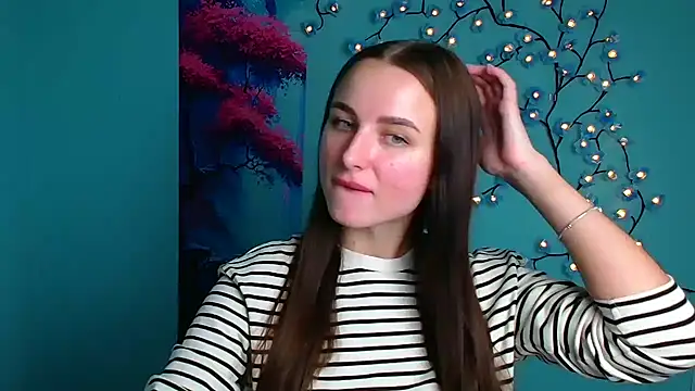 Eva Janee online show from October 20, 2025, 11:21 am