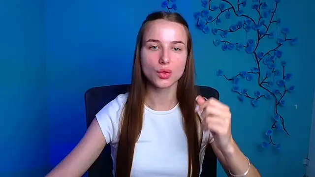 Eva Janee online show from July 16, 2026, 5:46 am
