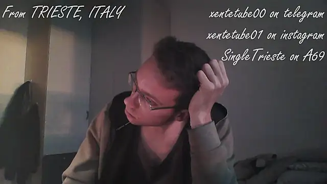 Snapshot of xentetube01 chatting on December 14, 2024, 3:15 pm xentetube01 online show from December 14, 2024, 3:15 pm