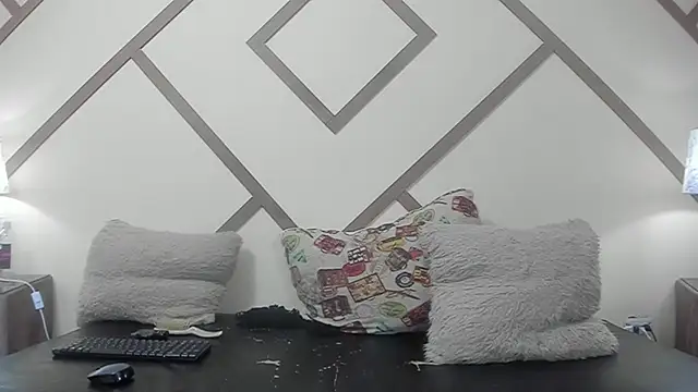 FernandaClar online show from April 12, 2026, 3:28 pm