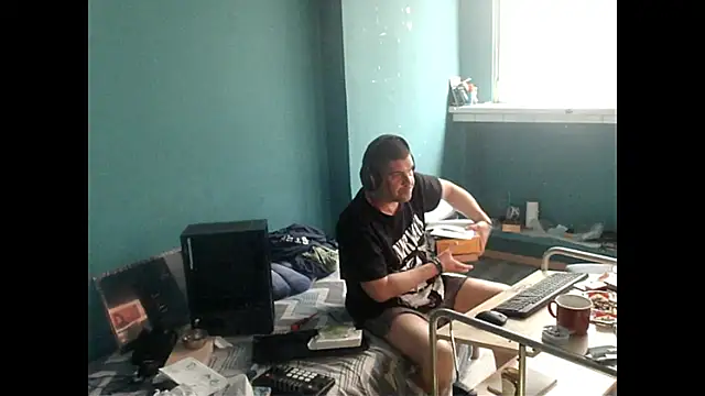 YouWantMe666 online show from June 18, 2026, 6:02 am