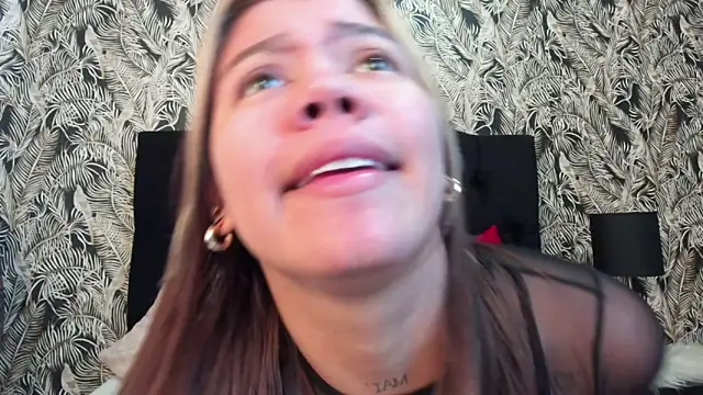 Gissel Angel online show from October 21, 2025, 8:20 pm