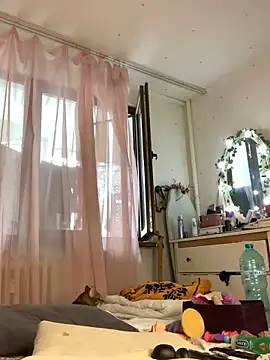 MoonAgnes online show from March 15, 2025, 8:26 am