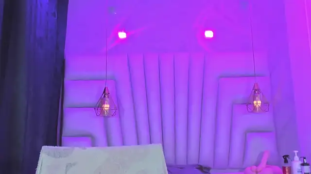 AngelaaCute  online show from April 9, 2026, 12:10 pm