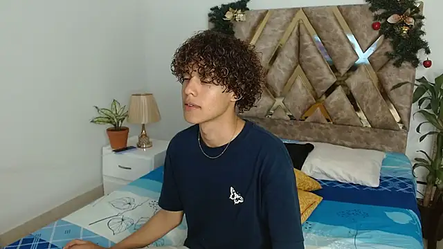 nickolas moon online show from December 15, 2024, 10:15 pm