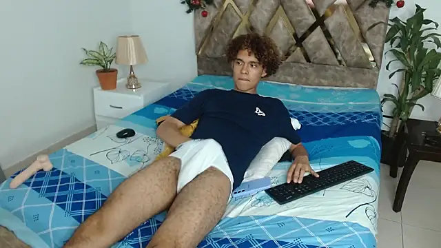 nickolas moon online show from December 16, 2024, 1:21 am