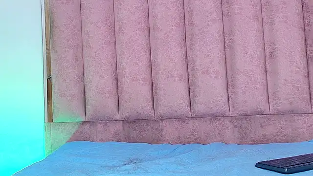 anisha x online show from September 10, 2025, 7:25 pm