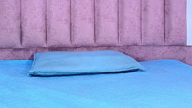 anisha x online show from September 13, 2025, 7:13 pm