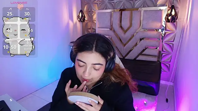 meraki fraise online show from September 28, 2025, 6:57 pm