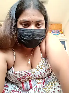 Snapshot of Hotmilfxox chatting on January 6, 2025, 8:24 am Hotmilfxox online show from January 6, 2025, 8:24 am