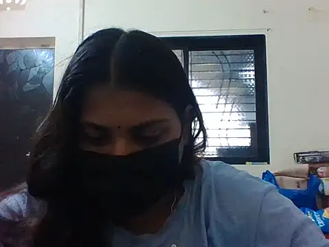 Hotmilfxox online show from May 21, 2026, 7:26 am