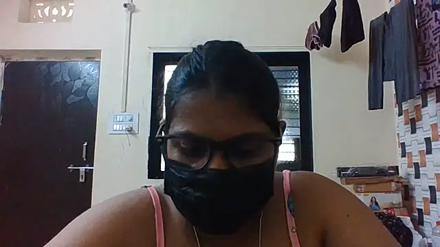 Snapshot of Hotmilfxox chatting on June 2, 2026, 8:38 am Hotmilfxox online show from June 2, 2026, 8:38 am