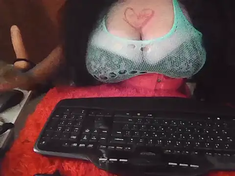 JulieJoe  online show from November 12, 2025, 5:30 am