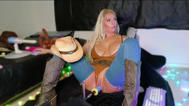 Luscious angell online show from April 26, 2026, 10:24 am