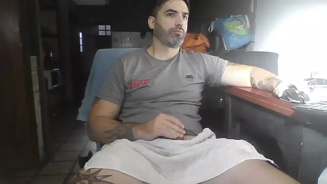 ozzypsico13 online show from March 18, 2026, 11:35 am