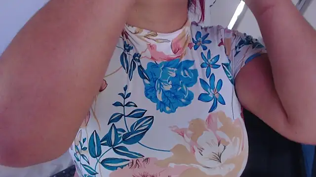 Snapshot of Amara_Red chatting on July 18, 2026, 11:25 am Amara Red online show from July 18, 2026, 11:25 am