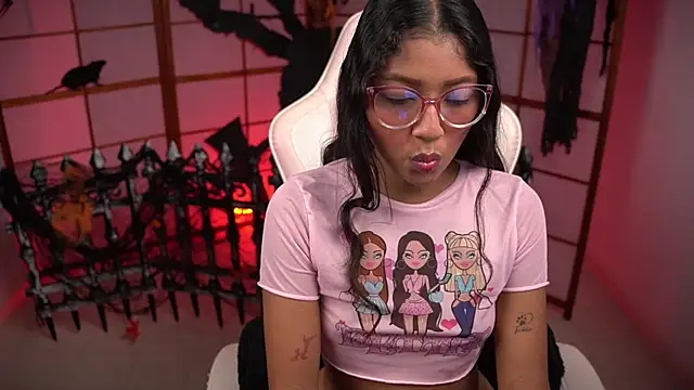 small emilie online show from October 29, 2025, 3:03 pm