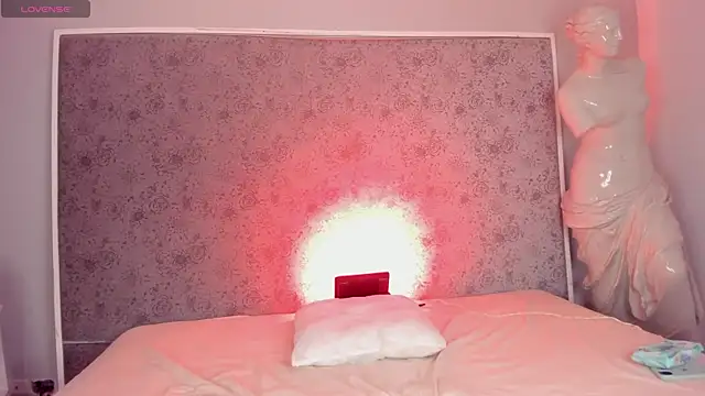 Ari sunshine  online show from September 23, 2025, 4:59 am