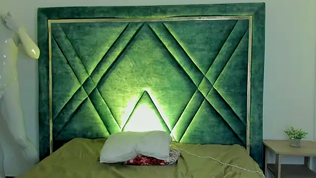 Ari sunshine  online show from October 1, 2025, 6:08 am