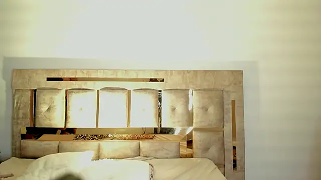 Ari sunshine  online show from December 5, 2025, 1:58 am