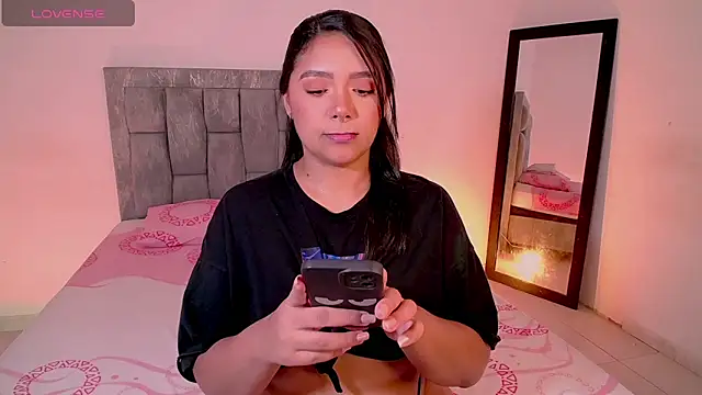 DIANEE 01 online show from February 22, 2026, 1:18 am