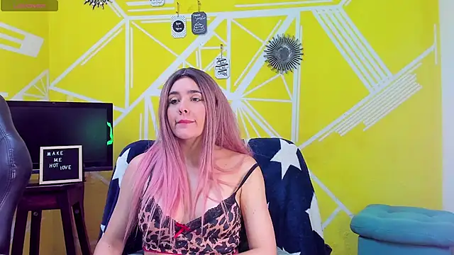 Nikolle Rouss online show from December 14, 2025, 7:29 pm