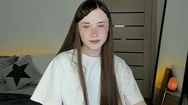 Stella Sunny online show from May 15, 2026, 1:23 am