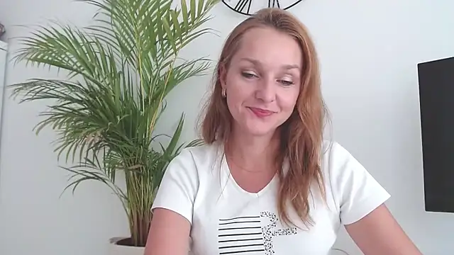 AliciaDesire online show from October 20, 2025, 1:00 pm