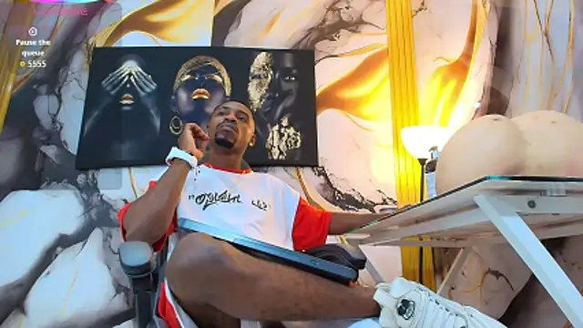 Snapshot of Thomas_shelbys chatting on February 28, 2026, 3:29 am Thomas shelbys online show from February 28, 2026, 3:29 am