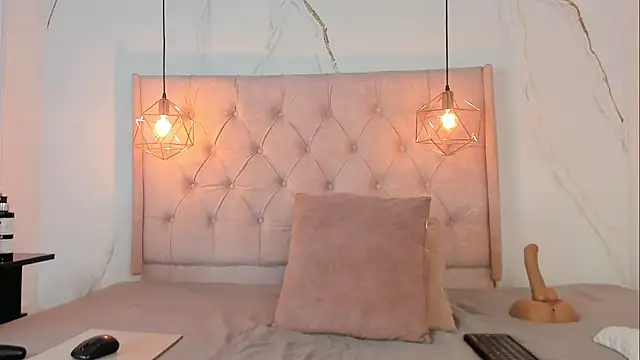 zamira 44 online show from April 7, 2026, 2:17 pm