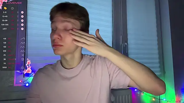 gay boyss online show from December 24, 2024, 6:44 am