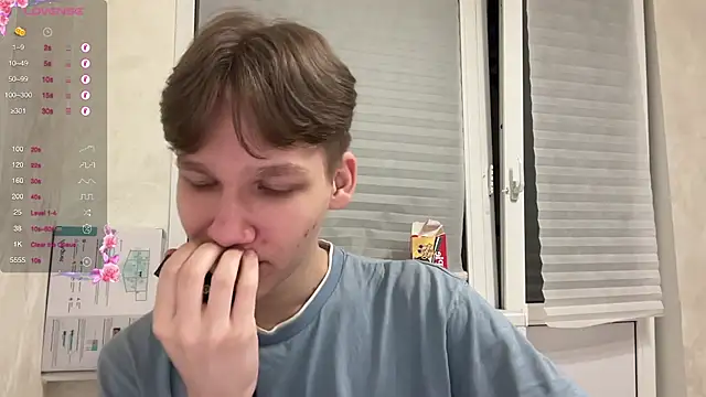 gay boyss online show from January 24, 2025, 4:39 pm