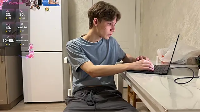 gay boyss online show from February 25, 2025, 5:04 pm