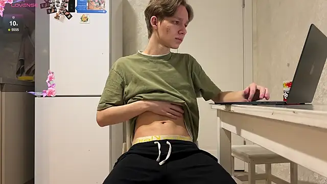 gay boyss online show from March 6, 2025, 5:22 pm