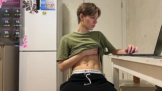 gay boyss online show from March 7, 2025, 5:49 pm