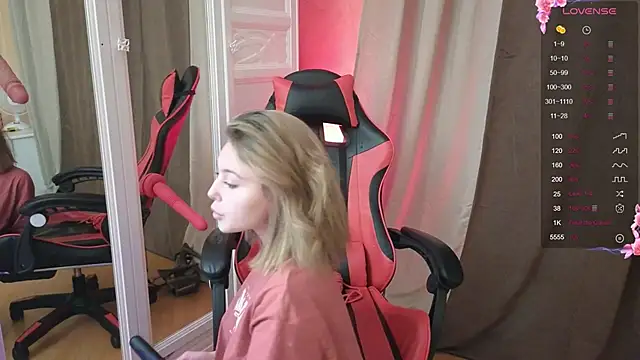 Snapshot of I_see_Ays1 chatting on October 22, 2025, 3:12 pm I see Ays1 online show from October 22, 2025, 3:12 pm