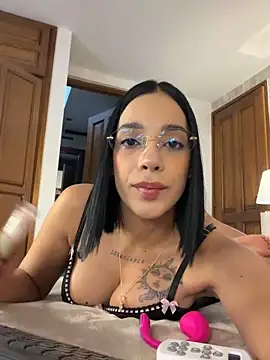 AngelineConnor online show from April 10, 2026, 10:25 pm