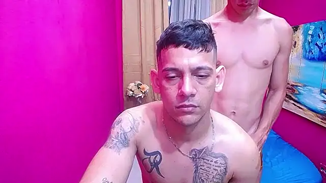 Snapshot of hugecocks_hot chatting on February 16, 2026, 7:43 pm hugecocks hot online show from February 16, 2026, 7:43 pm