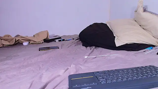 KaelMoreau online show from February 15, 2026, 8:57 am