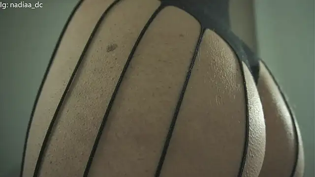 Nadiaa  online show from November 20, 2025, 1:28 am