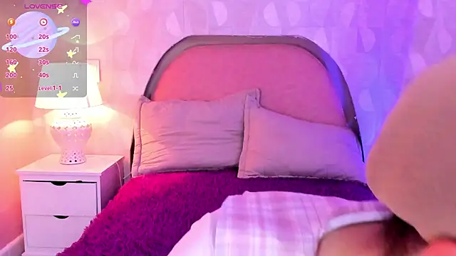 Snapshot of angeline_teen chatting on July 3, 2026, 12:22 pm angeline teen online show from July 3, 2026, 12:22 pm