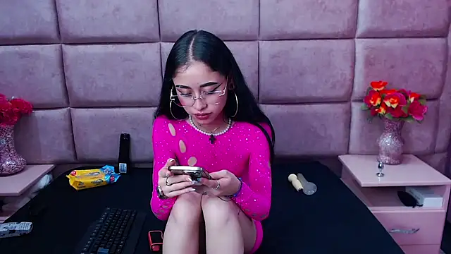 Snapshot of AnnySweett_ chatting on December 17, 2024, 4:00 pm AnnySweett online show from December 17, 2024, 4:00 pm