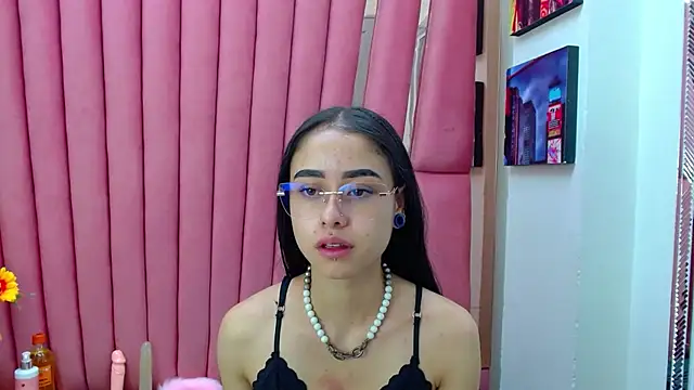 Snapshot of AnnySweett_ chatting on January 27, 2025, 12:58 pm AnnySweett online show from January 27, 2025, 12:58 pm