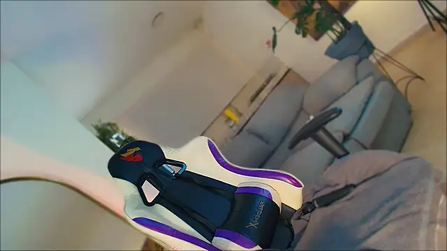  Miss Anna  online show from October 22, 2025, 2:39 pm