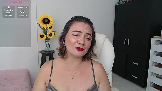 Ghada milf online show from December 14, 2024, 11:01 pm