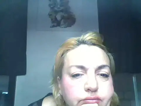 Snapshot of Parolita chatting on July 16, 2026, 12:49 am Parolita online show from July 16, 2026, 12:49 am